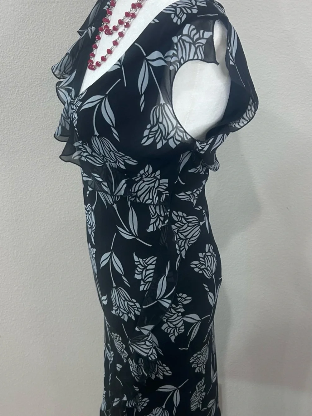 🖤”The Limited” 100% Silk Black & White Floral (Tulips) Hi/Lo Sheer Ruffle Dress🤍 - Picture 4 of 14
